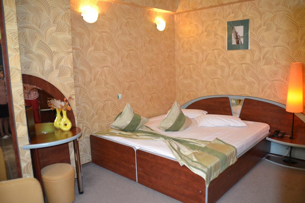 Hotel Helin - Calea Bucuresti Craiova Habitación foto
